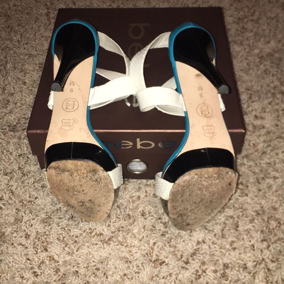 Bebe platform sandal heel. Turquoise/white. Size 9 - Picture 6 of 6